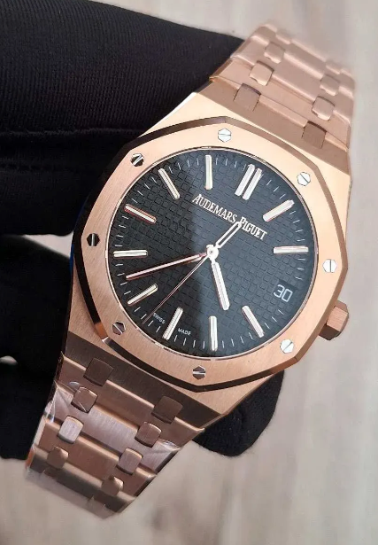 Captura de pantalla 2025-12-11 a la(s) 11.49.08 a. m. AUDEMARS PIGUET ROYAL