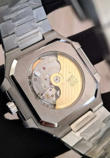 Captura de pantalla 2025-12-11 a la(s) 12.12.15 p. m. PATEK PHILIPPE CUBITUS