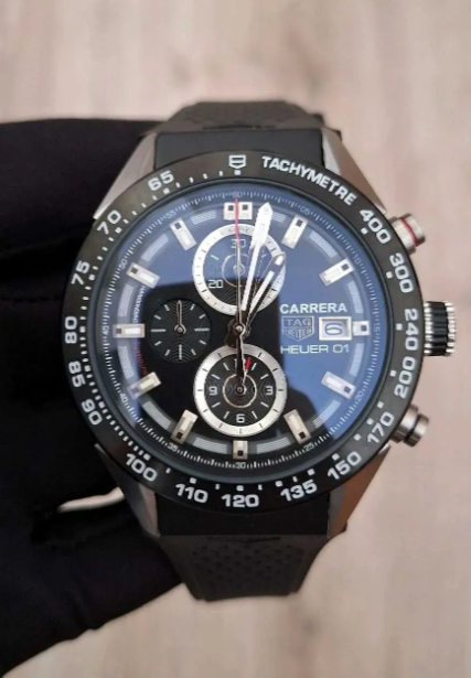 Captura de pantalla 2025-12-12 a la(s) 9.20.28 a. m. TAG HEUER CARRERA