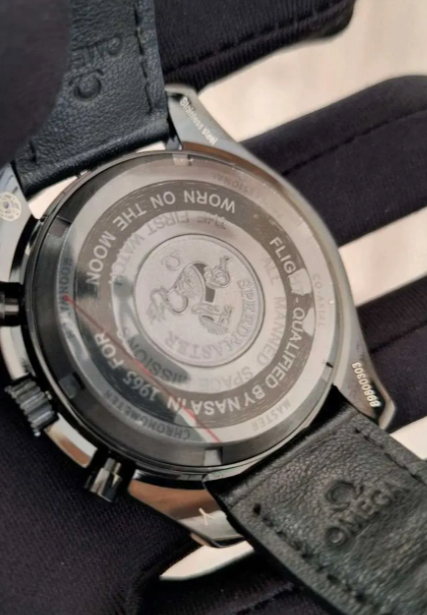 Captura de pantalla 2025-12-12 a la(s) 9.36.55 a. m. OMEGA SPEEDMASTER DARK SIDE OF THE MOON